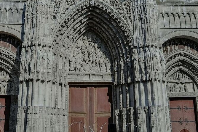 Rouen Cathedral Self Guided Audio Tour - Finding inscriptions and old objects inside