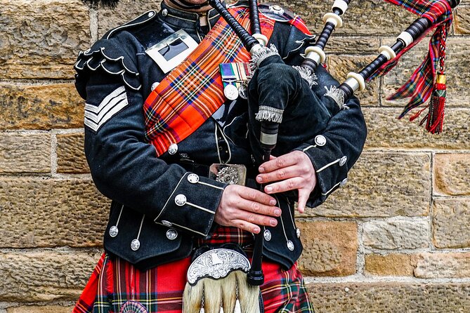 Royal Mile, Edinburgh Walking Tour with Audioguide - Holyrood Abbey and Salisbury Crags set the scene