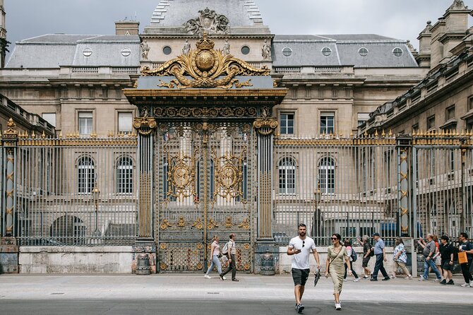 Sainte-Chapelle Paris with Audio Guide Walking Tour - Starting at 10 Boulevard du Palais