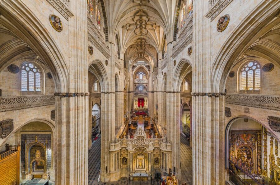 Salamanca: Cathedral of Salamanca Ticket with Audio Guide - Choir stalls, chapels, and quiet corners