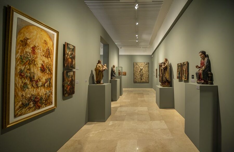 Salamanca: Cathedral of Salamanca Ticket with Audio Guide - Episcopal Palace exhibitions and the VR experience