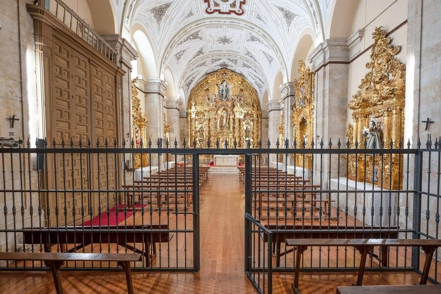 Salamanca: Convent of Las Claras with Free Audioguide - A close look at the high choir and wooden roof