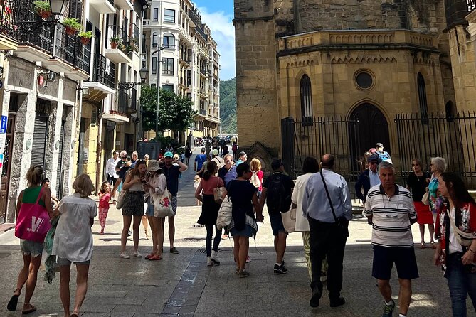 Sampling San Sebastián's History: A Self Guided Audio Tour - The Maria Cristina courtyard and the city’s public spaces