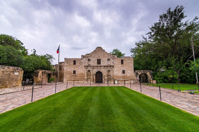 San Antonio River Walk Self-Guided Walking Audio Tour - From the River Center to San Antonio’s first neighborhood