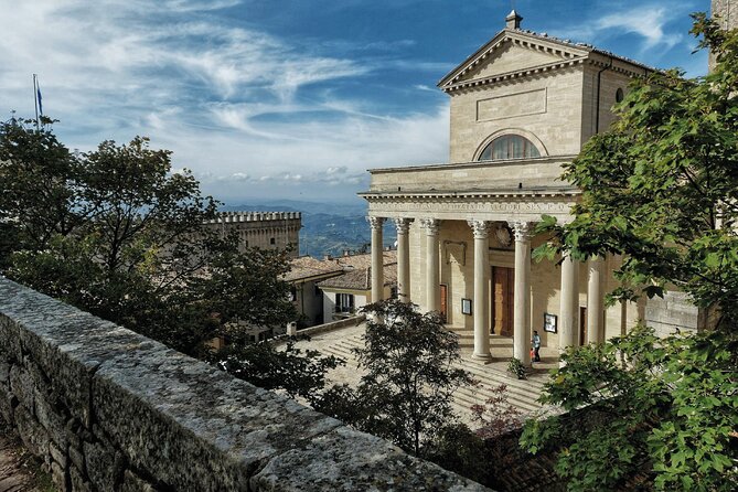 San Marino Walking Tour with Audio and Written Guide - Cesta on Mount Titano