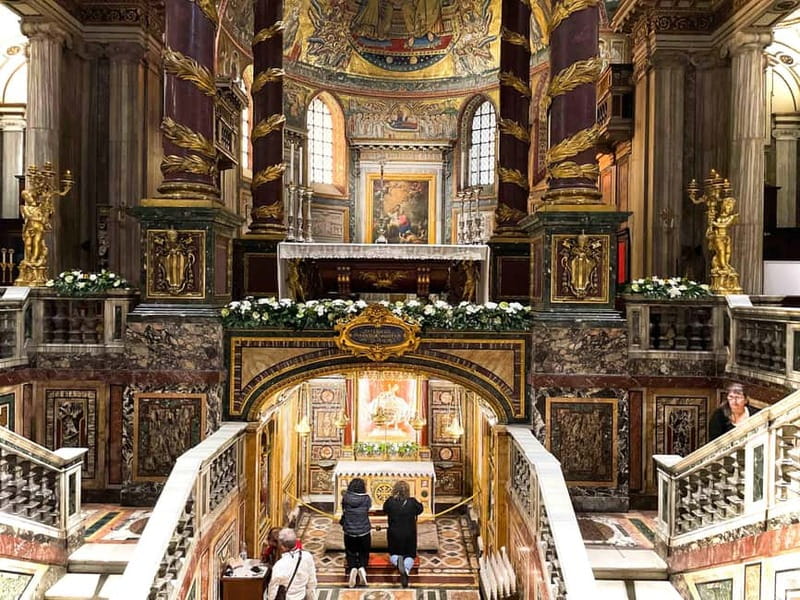 Santa Maria Maggiore: Pope Francis Entry Ticket, Audio Guide - Meeting the host at Via Liberiana 8