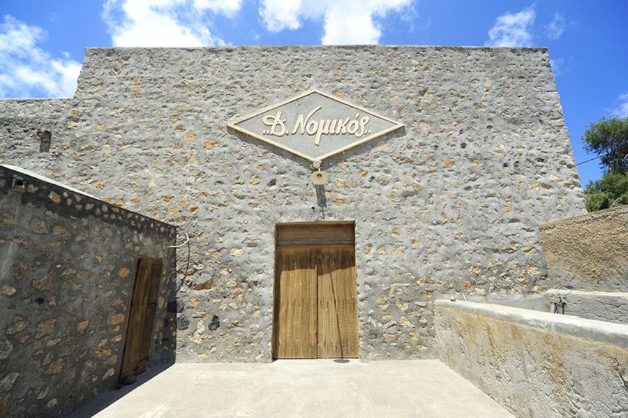 Santorini: Tomato Museum Admission Ticket with Audio Guide - The museum shop and tomato products