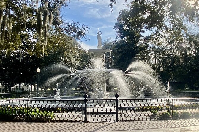 Savannah’s Historical District: A Self-Guided Audio Tour - Madison Square shows how the city’s public spaces work