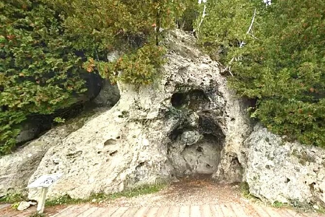 Scenic Mackinac Island: A Self-Guided Cycling Audio Tour - A Quiet Nature Trail Away From the Port