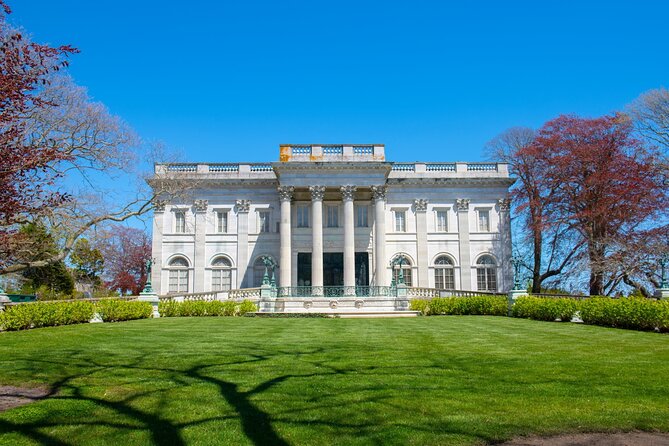 Scenic Newport, RI Self-Guided Driving Audio Tour - Ocean Drive brings open views and fresh air