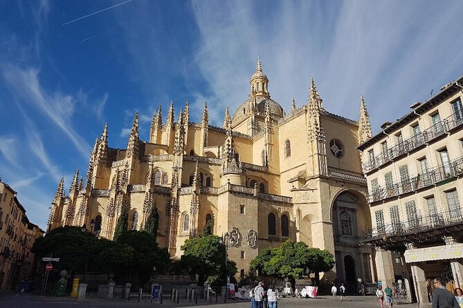 Segovia from the Aqueduct to the Alcazar: A Self-Guided Audio Tour - Ending at the Alcázar, with the big visit still ahead