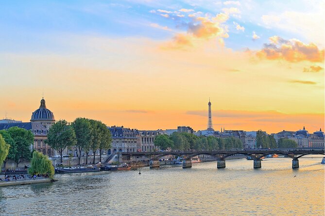 Seine River Cruise flexible ticket with Audio in Paris - 1 Hour - Boat comfort and what is not included