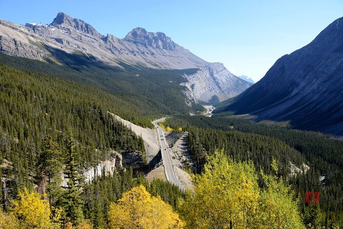 Self-Guided Audio Driving Tour in Icefields Parkway - The Weeping Wall and the road itself