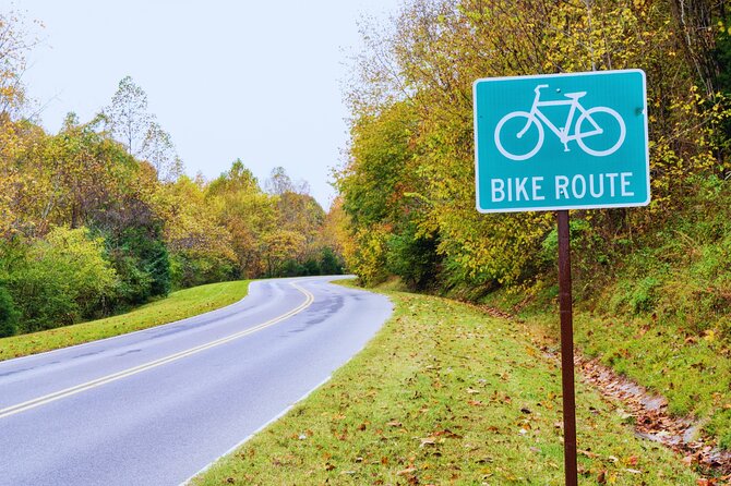 Self-Guided Audio Driving Tour in Natchez Trace Parkway - Old Trace Drive Follows the Original Route