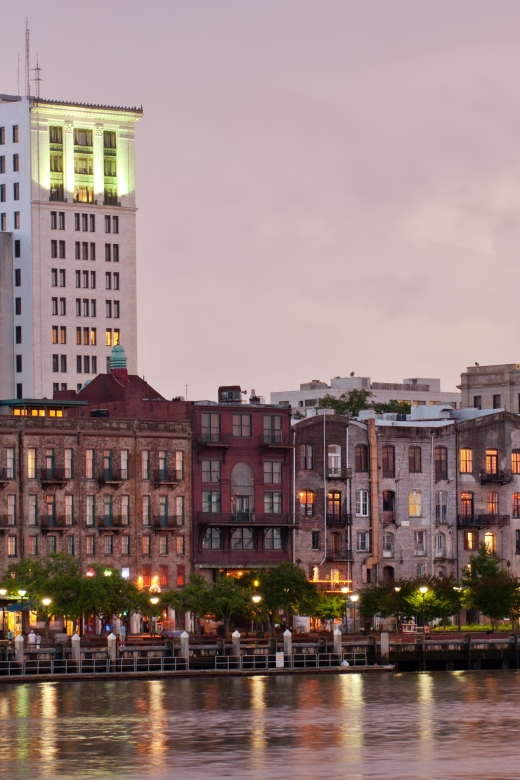 Self Guided Audio Ghost Tour in Savannah in 6 Languages - How the self-guided audio format works