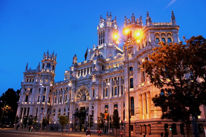 Self-Guided Audio Tour - Cervantes Literary Experience in Madrid - Statues, streets, and visual reminders