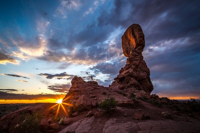 Self Guided Audio Tour in Arches and Canyonlands - Mesa Arch, the sunrise favorite