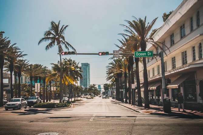 Self-Guided Audio Tour - Miami Art Deco - The Versace Story and Miami’s Glamorous Image