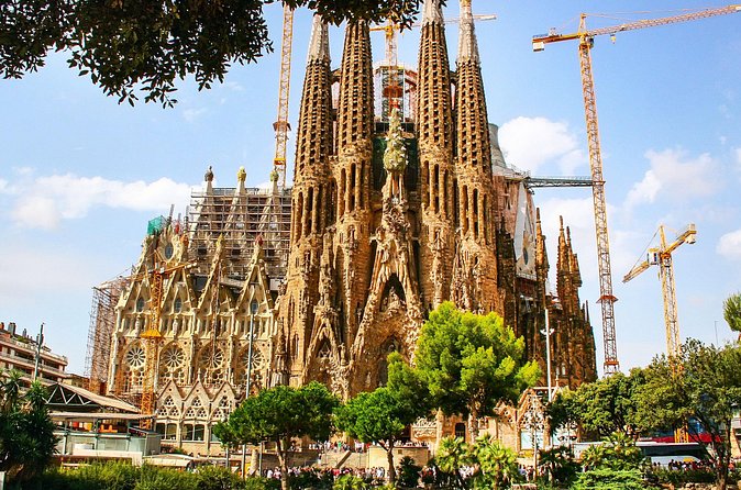 Self-Guided Audio Tour of Barcelona City - Casa Batlló and Gaudí’s House of Bones