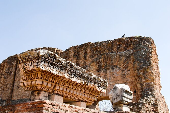 Self-Guided Audio Tour - The gods of the Palatine - Titus’ triumphal arch and the politics of victory