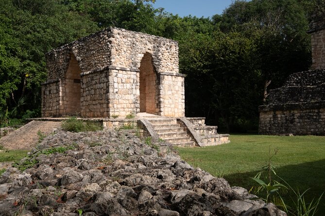 Self-Guided Audio Walking Tour of Mexico’s Ek Balam - King Ukit Kan Le’k Tok’ and the royal tomb