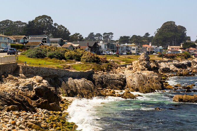 Self Guided Driving Audio Tour of 17 Mile Drive Monterey - Kissing Rock Road and the open Pacific