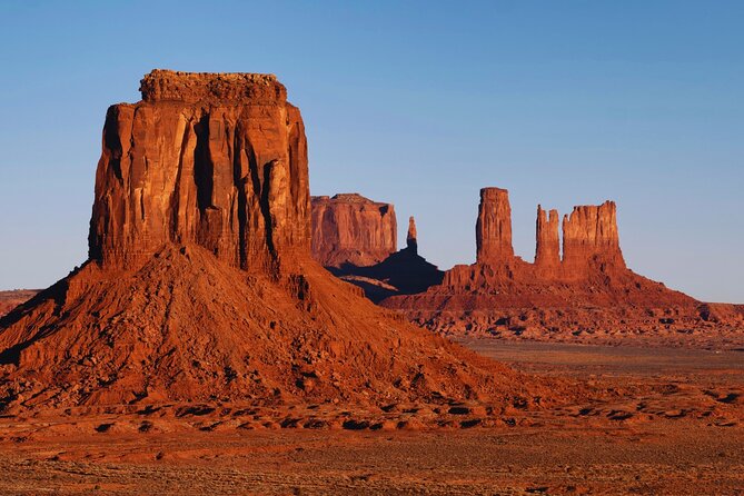 Self Guided Driving Audio Tour of Monument Valley - Forrest Gump Point and the famous straight road