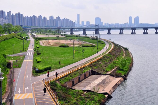 Seoul Self-Guided Audio Tour - Leeum and the War Memorial add art and difficult history