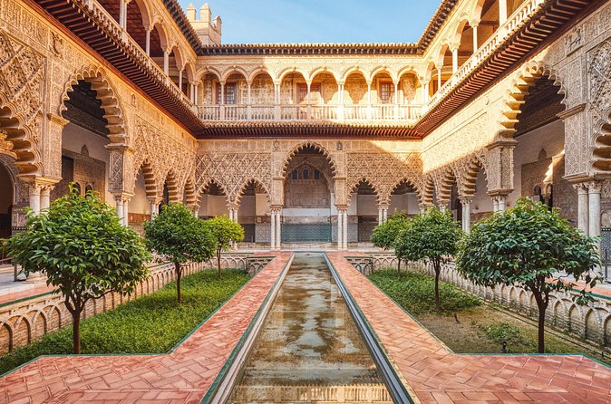 Seville Audio guided walking tour 3h20 and 28 audio commentaries - Sierpes Street, palace houses, and Las Setas