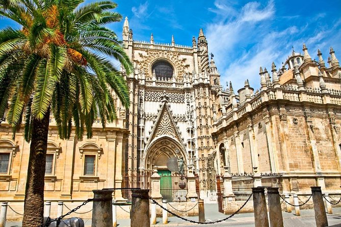 Seville Scavenger Hunt and Highlights Self Guided Audio Tour - Key points at a glance