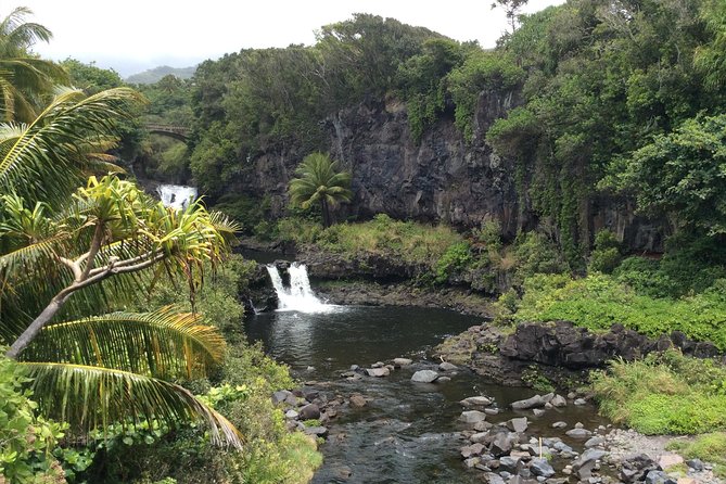 Shaka Guide Maui "Classic" Road to Hana Audio Driving Tour - Keanae, halfway points, and valley views