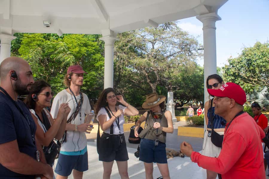 Shared Cartagena Old City Tour with Wireless Audio System - Plaza de los Coches and the old trade center