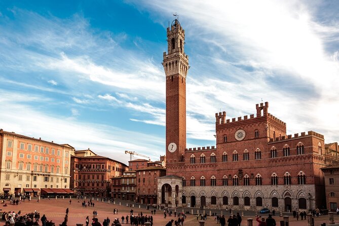 Siena Scavenger Hunt and Highlights Self Guided Audio Tour - Le Logge del Papa and Fonte Gaia