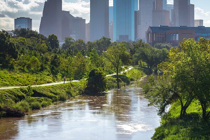 Sights of Downtown Houston Smartphone Audio Walking Tour - The aquarium and Buffalo Bayou widen the story