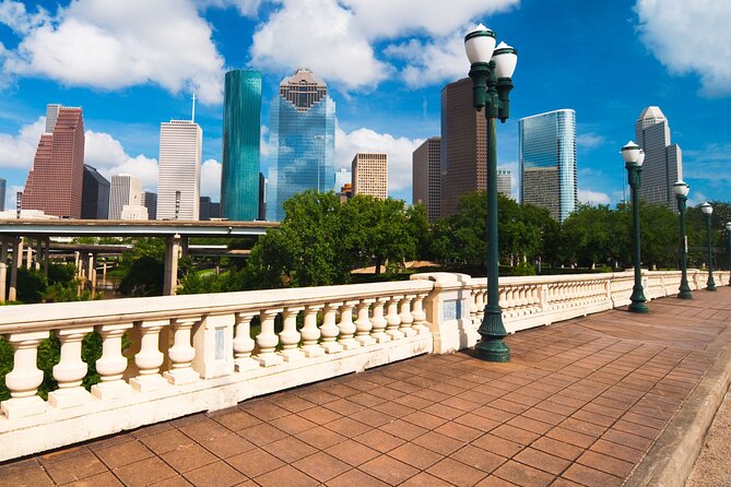 Sights of Downtown Houston Smartphone Audio Walking Tour - Churches, hotels, and performance halls show another Houston