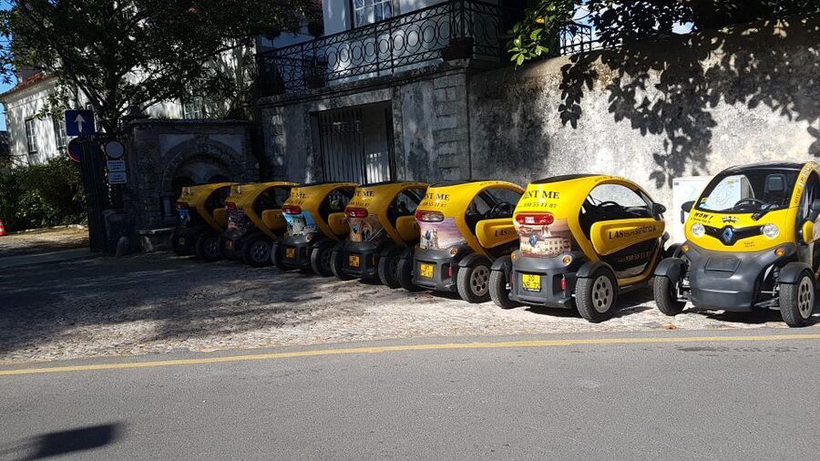 Sintra: 4 MAJOR Monuments Tour E-Car com GPS Audio Guide - A Portuguese lunch stop in São Pedro