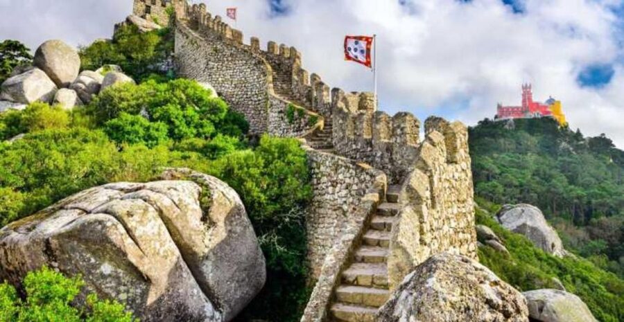 Sintra: Castle of the Moors Skip-the-Line Ticket+Audio Guide - Getting from Lisbon to Sintra and up the hill