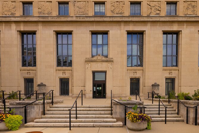 Smartphone Guided Indianapolis Downtown Sites Audio Walking Tour - Indiana War Memorial and Museum
