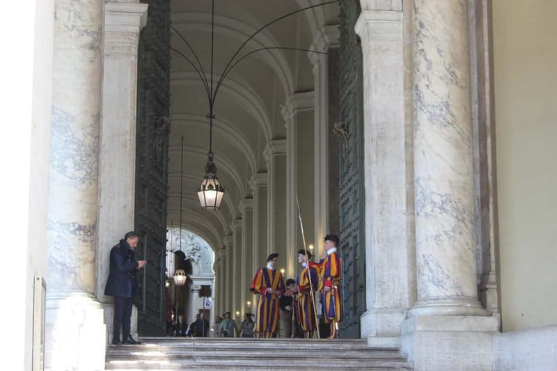 St. Peter's Basilica: Hosted Entrance & Digital Audioguide - Bernini’s Baldacchino beneath the dome