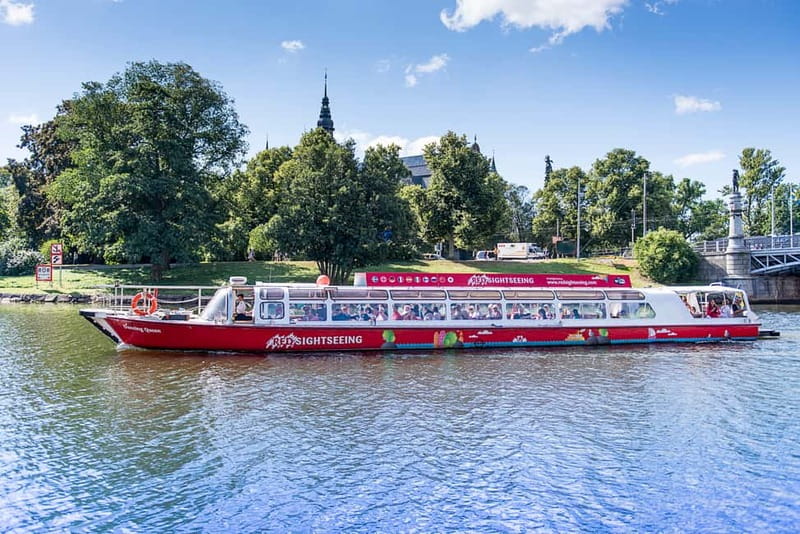 Stockholm: Royal Bridges & Canal Boat Tour with Audio Guide - Is $24 Good Value for One Hour?