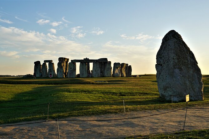 Stonehenge Private Immersive Audio Guide - Walking out to the Stonehenge Cursus