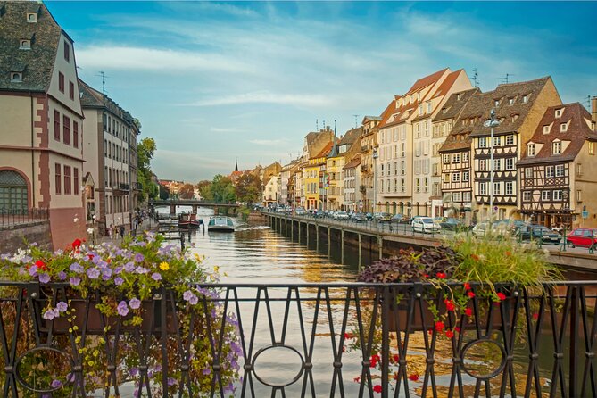 Strasbourg Scavenger Hunt and Highlights Self-Guided Audio Tour - Opera National du Rhin and Place de la République