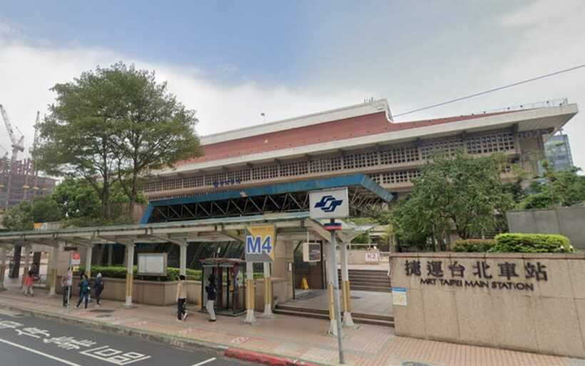 Taipei: Hop-On Hop-Off Sightseeing Bus with Audio Guide - Starting at Taipei Main Station near Exit M4