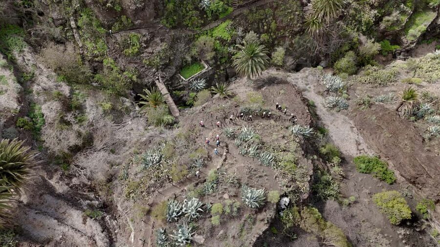 Tenerife: Masca Canyon Descent with Audio Guide and Boat Transfer - Access control, helmets, and the start of the descent