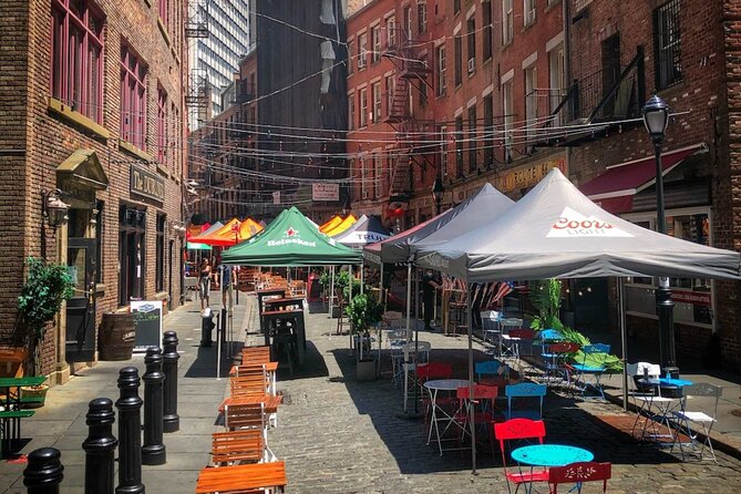 The Battery: A Self-Guided Audio Tour from Bowling Green Park to Stone St - Castle Clinton and the many lives of one building