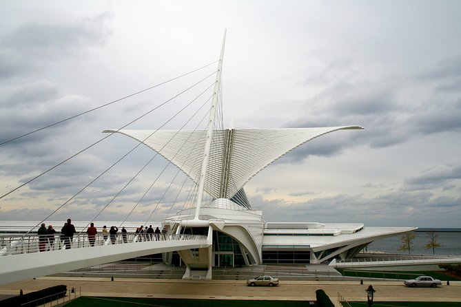 The Grand Walk: A Self-Guided Audio Tour through Milwaukee - Wisconsin Avenue from the Central Library