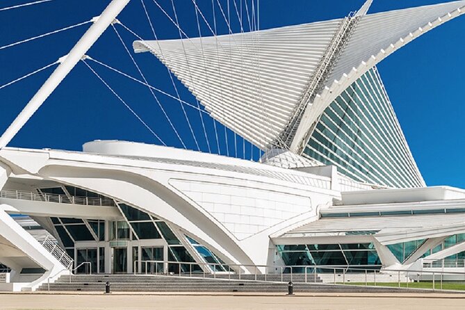 The Grand Walk: A Self-Guided Audio Tour through Milwaukee - Civic buildings, theaters, and changing city life