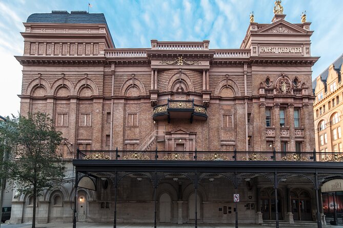The Grand Walk: A Self-Guided Audio Tour through Milwaukee - The park, footbridge, and final approach