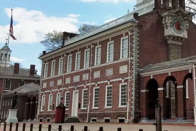 The Road to Revolution: A Self-Guided Audio Tour in Philadelphia - Old City begins with Elfreth’s Alley