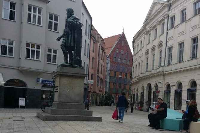 The Story of Jakob Fugger: A Self-Guided Audio Tour through Medieval Augsburg - Damenhof’s courtyards and the quieter part of the walk